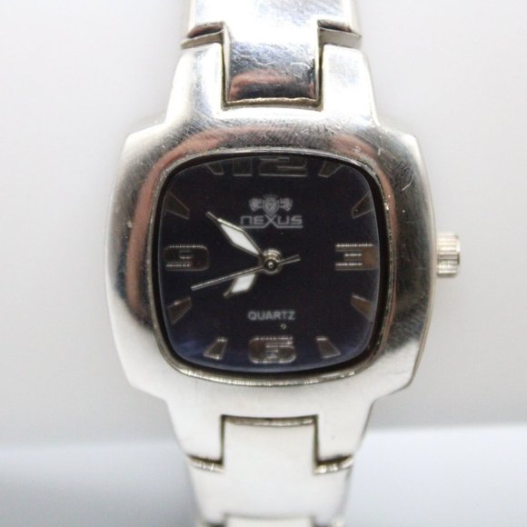 VIntage Nexus Watch Men's Elegant Silver Tone Stainless Steel Navy Blue Dial - Picture 2 of 9